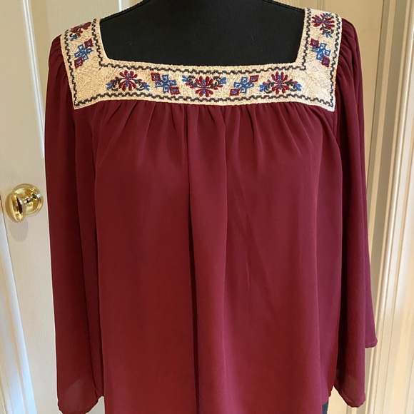 Embroidered square neck blouse - Picture 1 of 6